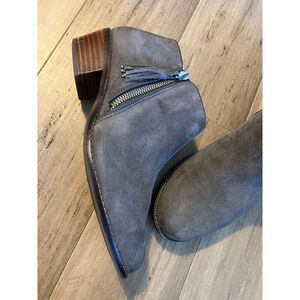 Vionic taupe suede women’s Booties wood heel, side zip size 8